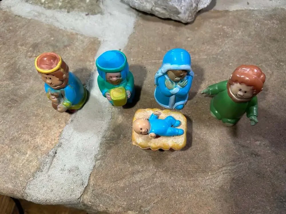 Plastic Nativity Figures Mary Joseph Jesus and two wise guys
